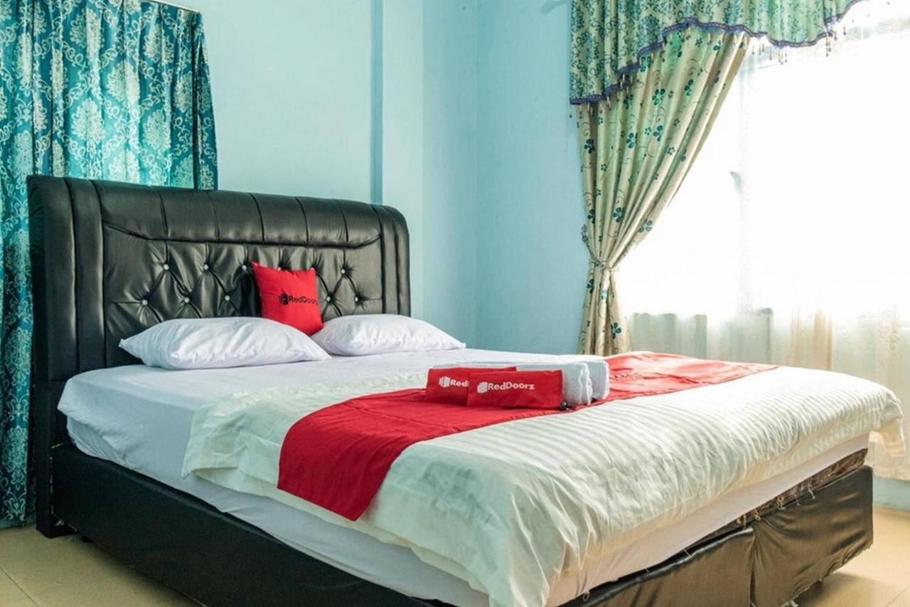Reddoorz Syariah @ Jalan Setiabudi Medan 3 Ngoại thất bức ảnh